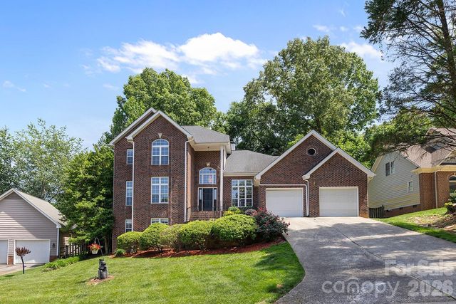 9111 Brocklehurst Lane, Charlotte, NC 28215