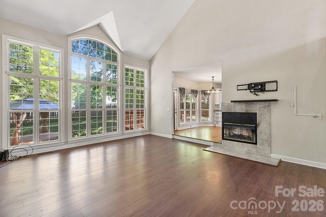 9111 Brocklehurst Lane, Charlotte, NC 28215