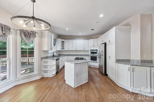 9111 Brocklehurst Lane, Charlotte, NC 28215