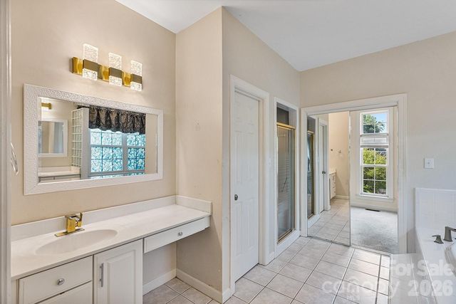 9111 Brocklehurst Lane, Charlotte, NC 28215
