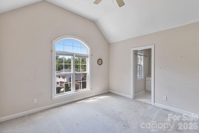 9111 Brocklehurst Lane, Charlotte, NC 28215