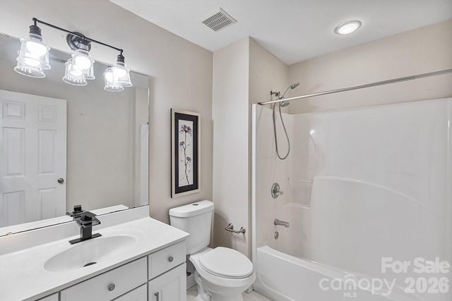 9111 Brocklehurst Lane, Charlotte, NC 28215