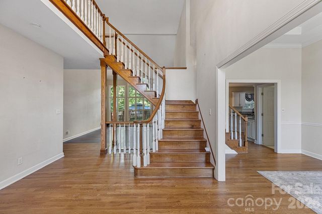 9111 Brocklehurst Lane, Charlotte, NC 28215