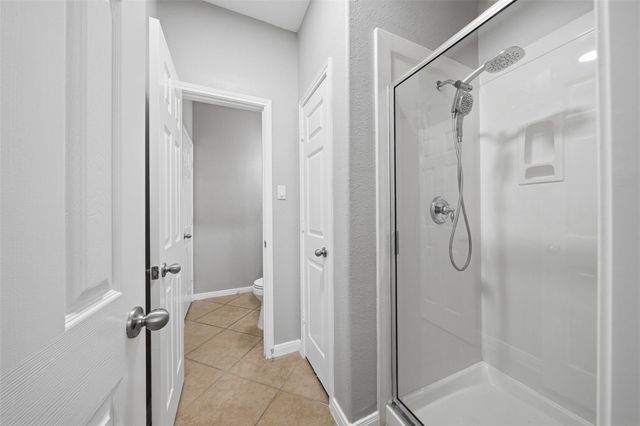 2104 Rushing Spring Drive, Pearland, TX 77584