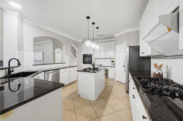 2104 Rushing Spring Drive, Pearland, TX 77584