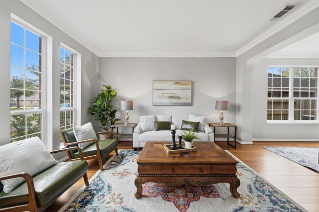 2104 Rushing Spring Drive, Pearland, TX 77584