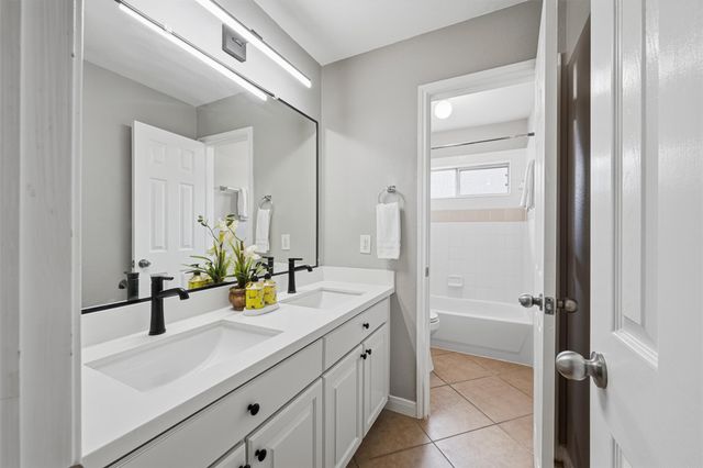 2104 Rushing Spring Drive, Pearland, TX 77584