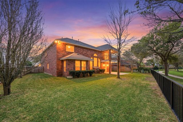 2104 Rushing Spring Drive, Pearland, TX 77584