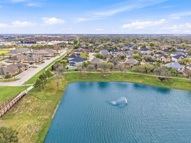 2104 Rushing Spring Drive, Pearland, TX 77584