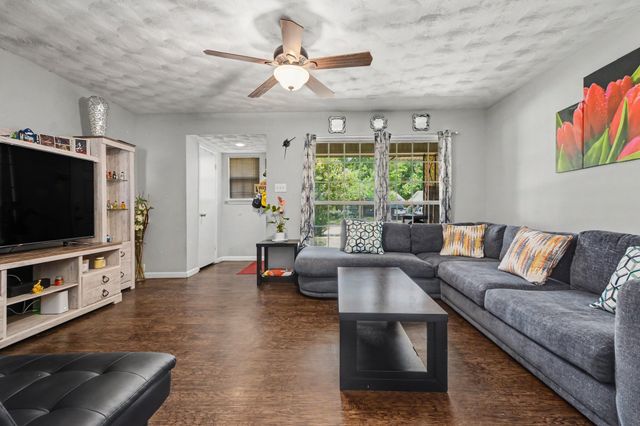 13650 Pyramid Drive, Farmers Branch, TX 75234