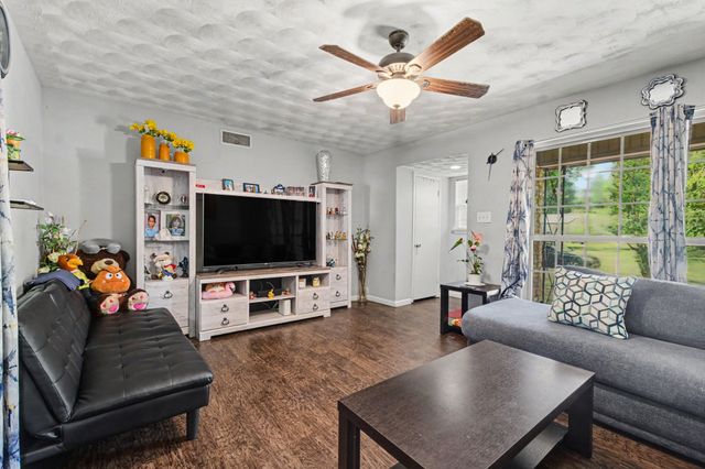 13650 Pyramid Drive, Farmers Branch, TX 75234