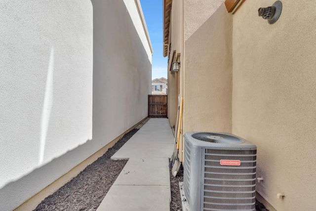 3805 Amelia Rose Way, Sacramento, CA 95834