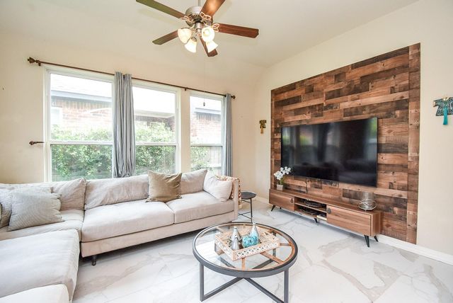 1619 Caledonia Trail, Sugar Land, TX 77479