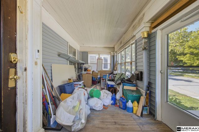 1043 S 30th Avenue, Omaha, NE 68105