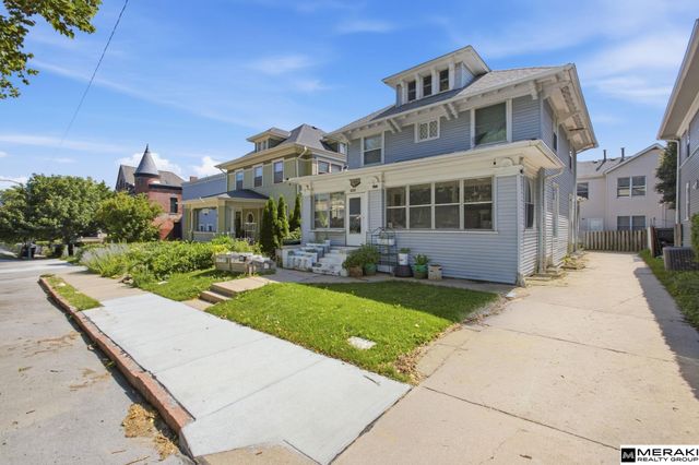 1043 S 30th Avenue, Omaha, NE 68105