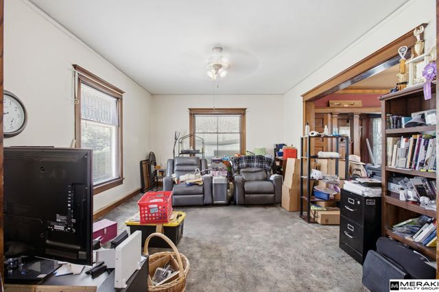 1043 S 30th Avenue, Omaha, NE 68105