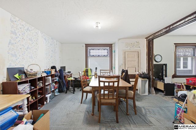 1043 S 30th Avenue, Omaha, NE 68105