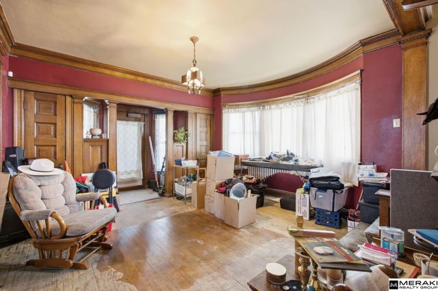 1043 S 30th Avenue, Omaha, NE 68105