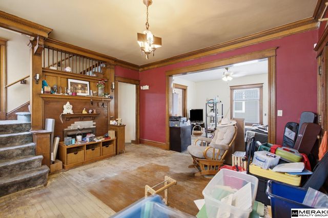 1043 S 30th Avenue, Omaha, NE 68105