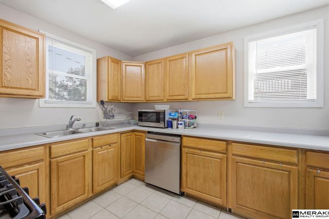 1043 S 30th Avenue, Omaha, NE 68105