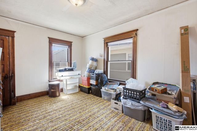 1043 S 30th Avenue, Omaha, NE 68105