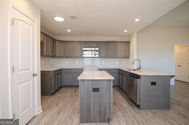 138 Sadie Heights Boulevard, Perry, GA 31069