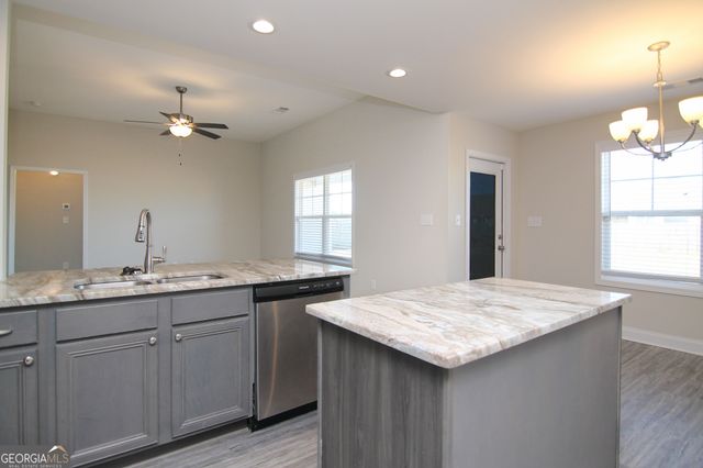 138 Sadie Heights Boulevard, Perry, GA 31069