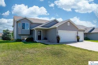 109 Pinehurst Drive, Mankato, MN 56001