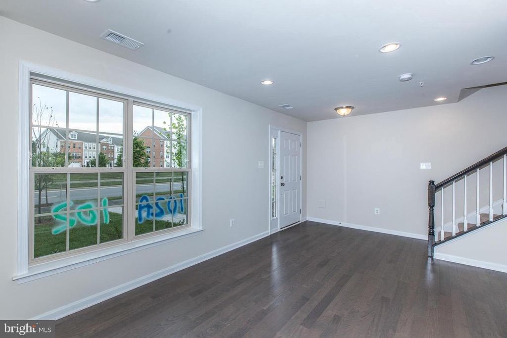 Image 4 of property listing at 15440 GENERAL LAFAYETTE BLVD, Brandywine, MD 20613