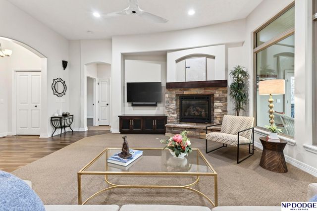 4735 S 154th Plaza, Omaha, NE 68137