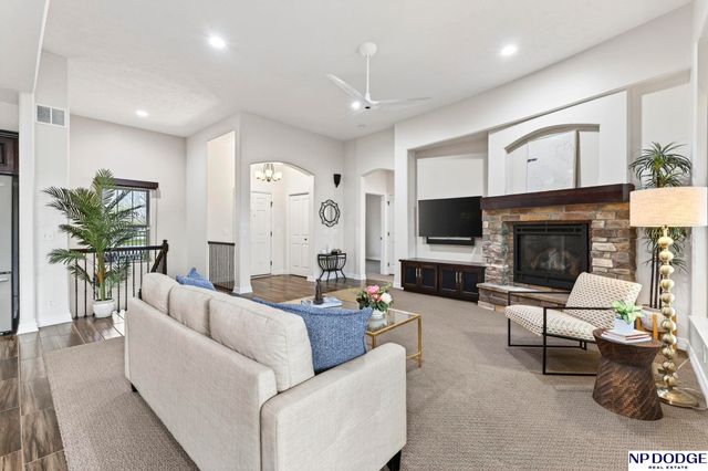 4735 S 154th Plaza, Omaha, NE 68137