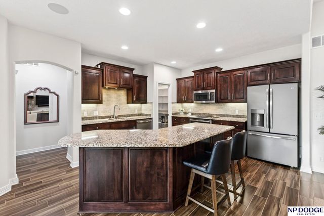 4735 S 154th Plaza, Omaha, NE 68137