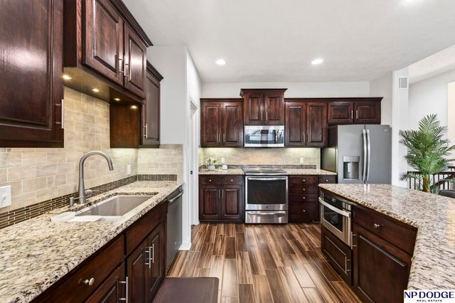 4735 S 154th Plaza, Omaha, NE 68137