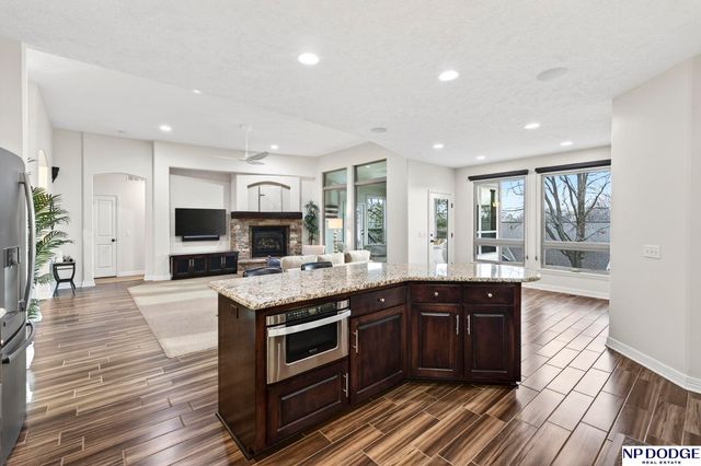 4735 S 154th Plaza, Omaha, NE 68137