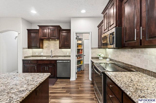 4735 S 154th Plaza, Omaha, NE 68137