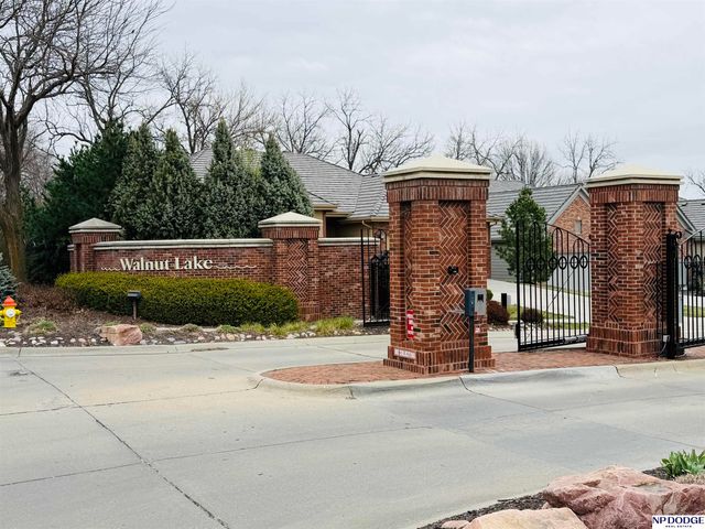 4735 S 154th Plaza, Omaha, NE 68137