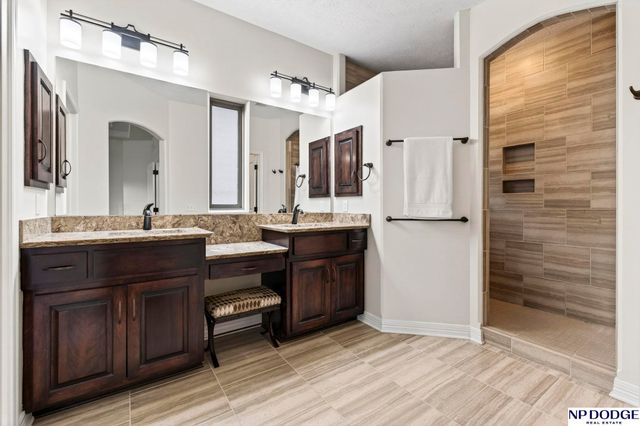 4735 S 154th Plaza, Omaha, NE 68137