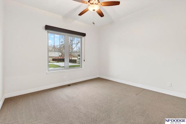 4735 S 154th Plaza, Omaha, NE 68137