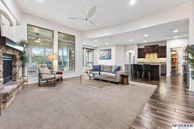 4735 S 154th Plaza, Omaha, NE 68137