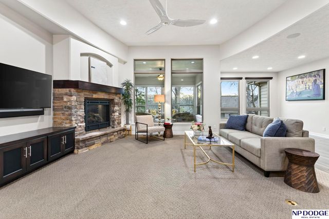 4735 S 154th Plaza, Omaha, NE 68137