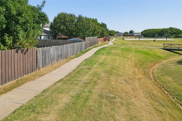 902 Post Oak Trail, Anna, TX 75409