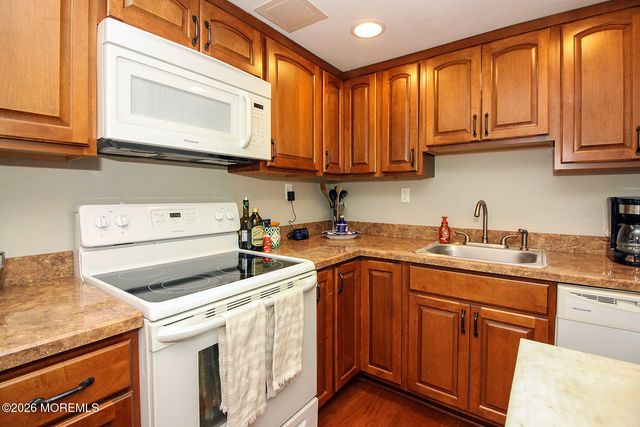 15 Garfield Avenue 102, Avon-by-the-sea, NJ 07717