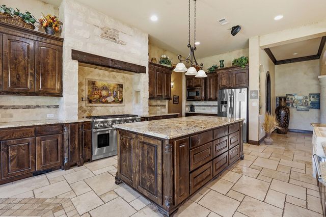 816 Brave Face ST, Leander, TX 78641