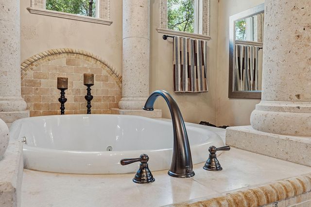 816 Brave Face ST, Leander, TX 78641