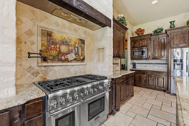 816 Brave Face ST, Leander, TX 78641