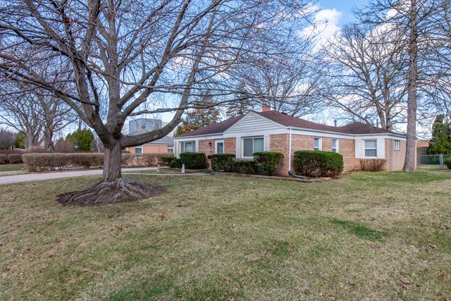 400 7th Avenue, Libertyville, IL 60048