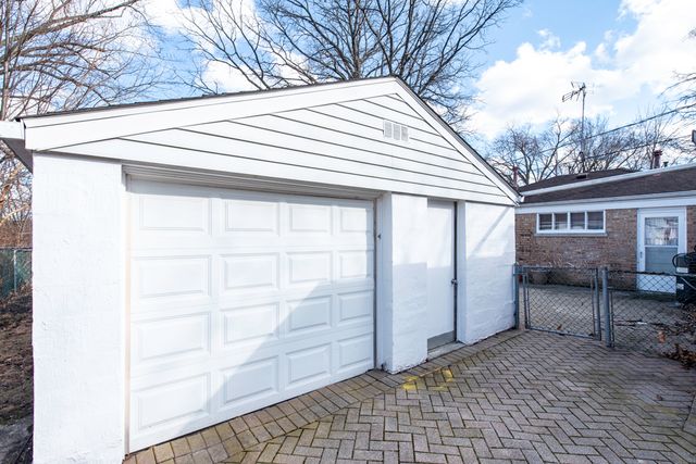 400 7th Avenue, Libertyville, IL 60048