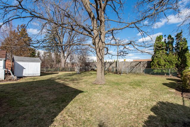 400 7th Avenue, Libertyville, IL 60048