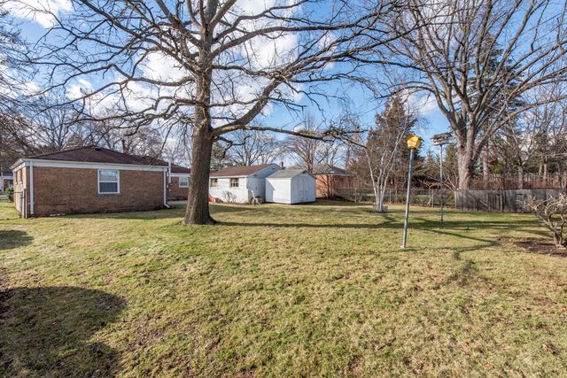 400 7th Avenue, Libertyville, IL 60048