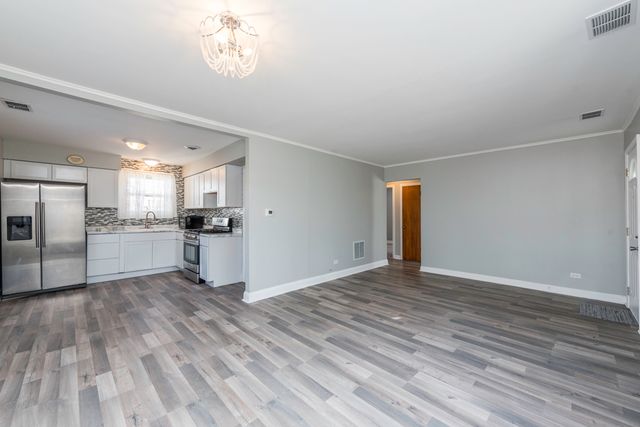 400 7th Avenue, Libertyville, IL 60048